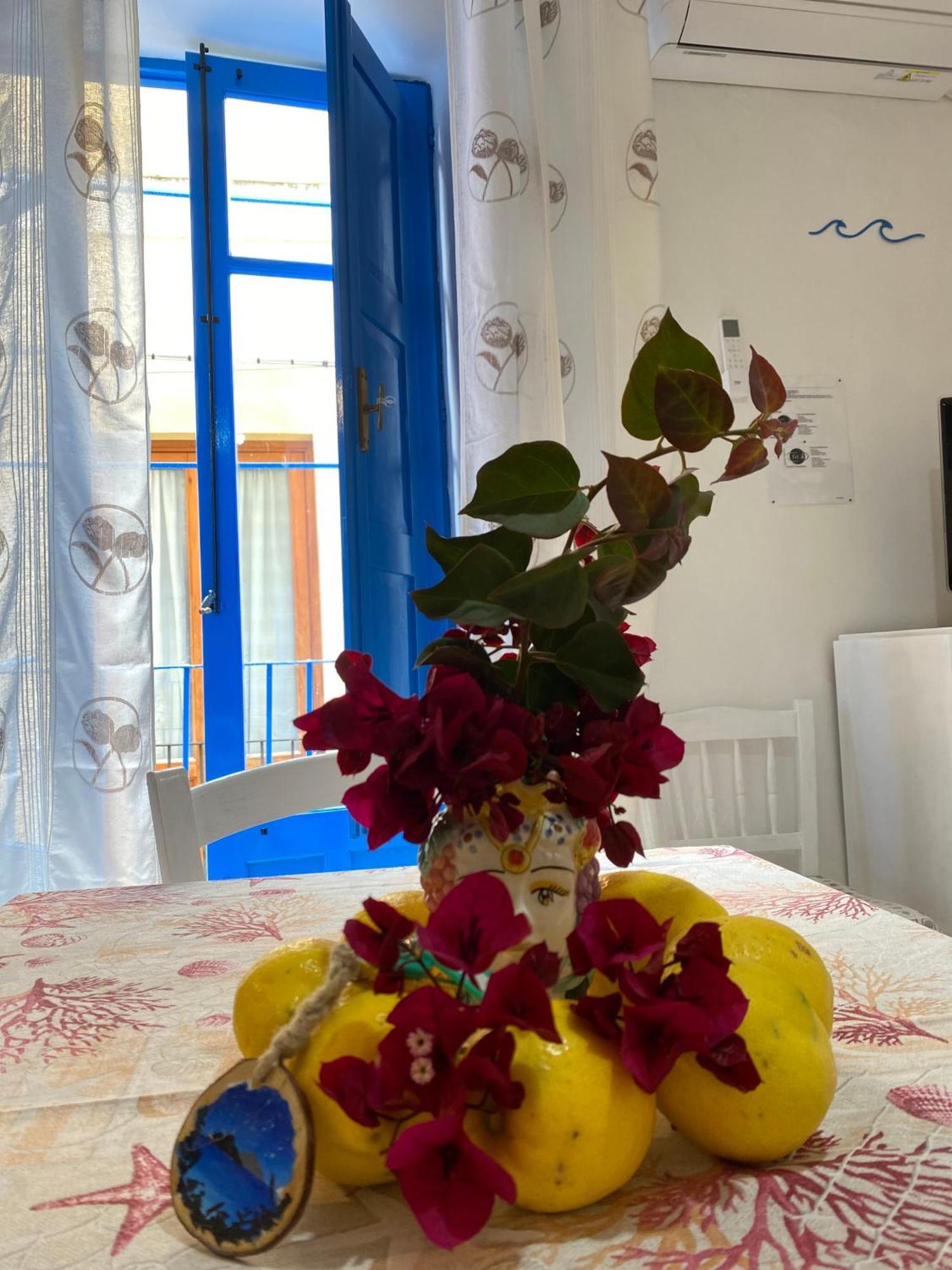 شقة Lipari Centro Storico Flat 7 Mins From Port المظهر الخارجي الصورة